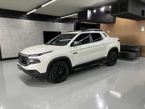 FIAT TORO 2.0 16V TURBO DIESEL ULTRA 4WD AT9 FIAT TORO 2.0 16V TURBO DIESEL ULTRA 4WD AT9